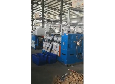 抽真空擠出機，擠出三元乙丙密封條